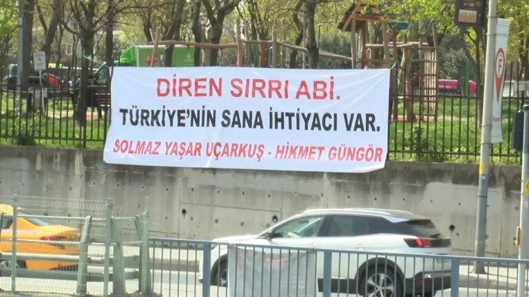 sirri-sureyya-ondere-hastanede-destek-pankartlari-asildi-UptLFK8N.jpg
